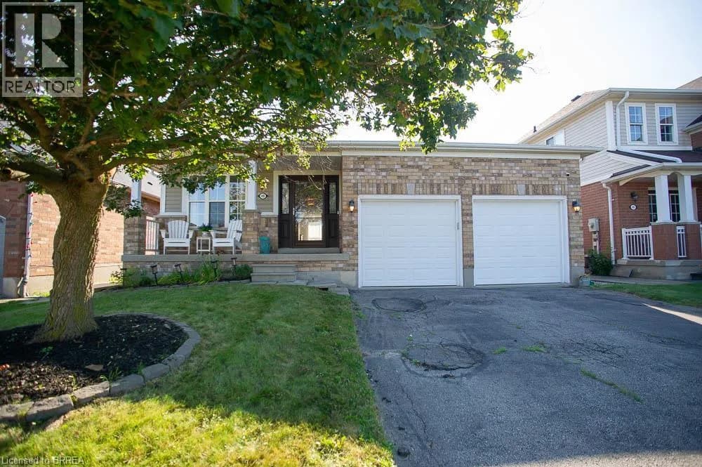 48 LOVELL Crescent — photo 1 of 28