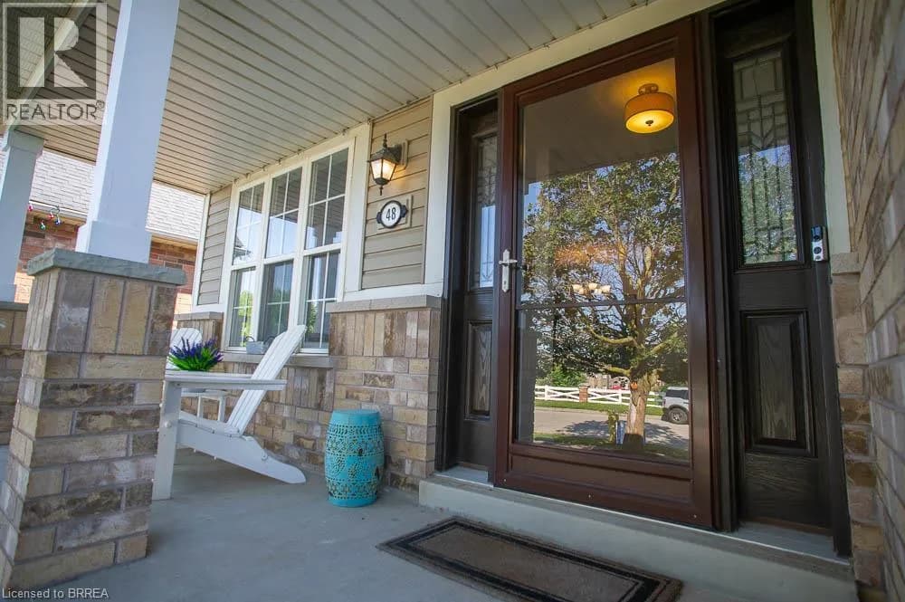 48 LOVELL Crescent — photo 4 of 28