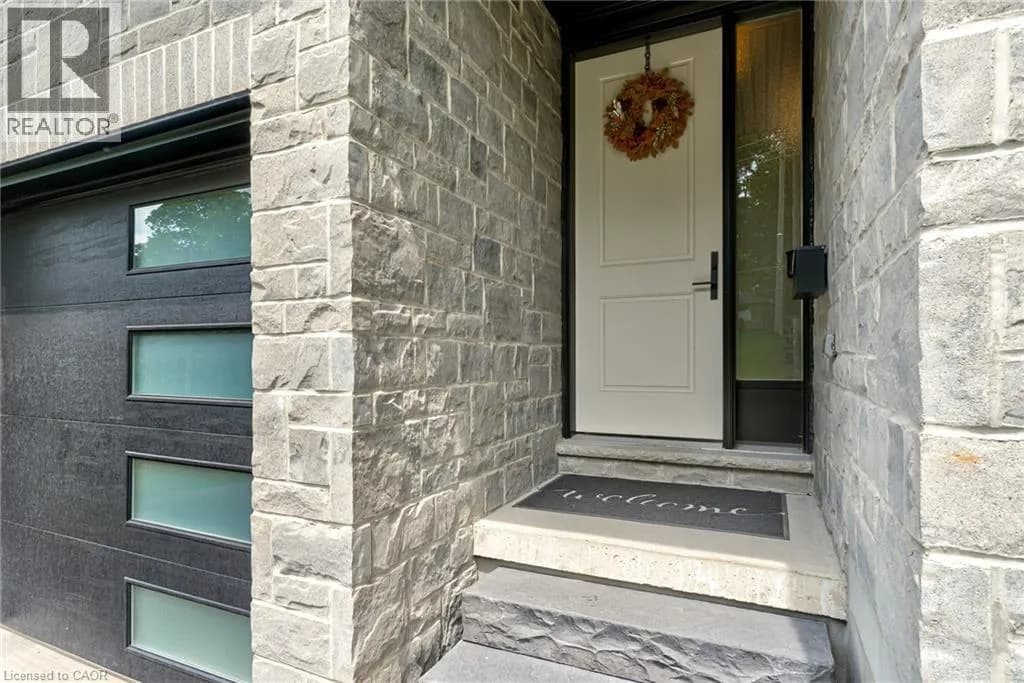 90 MARGARET Avenue N Unit# A — photo 4 of 47
