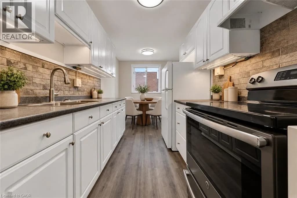 100 BRECKENRIDGE Drive Unit# 103 — photo 5 of 17