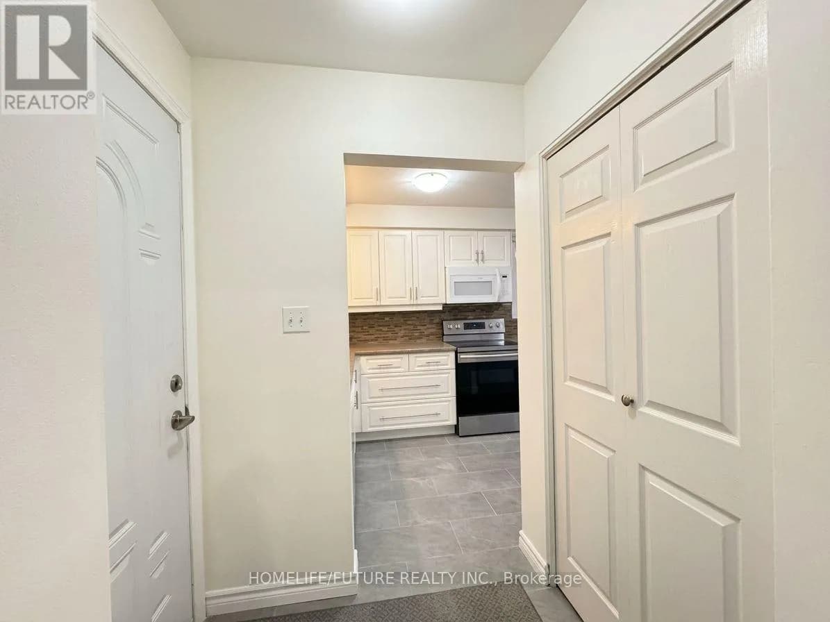 272 KINZIE AVENUE — photo 3 of 36