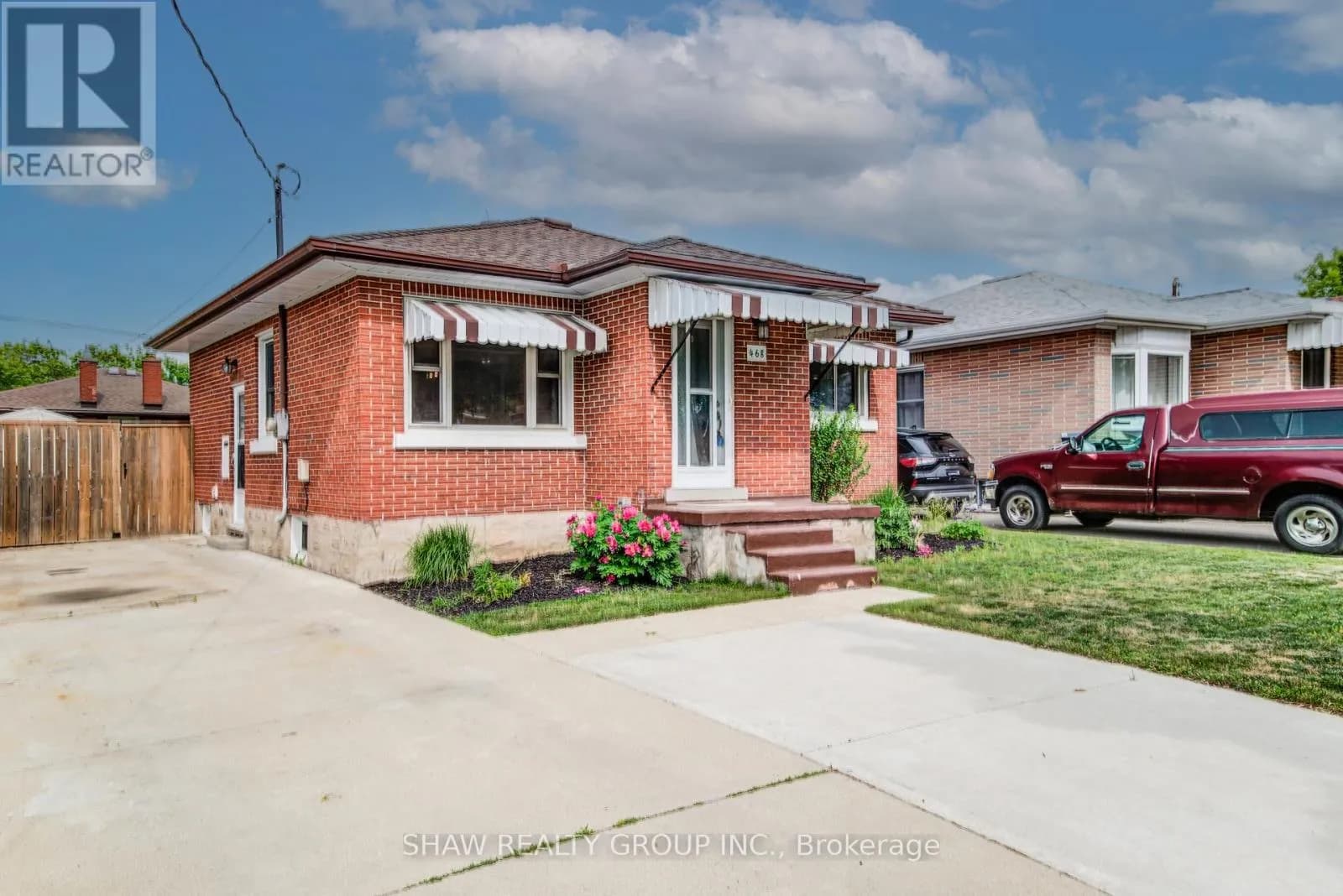 468 HIGHLAND ROAD — photo 3 of 40