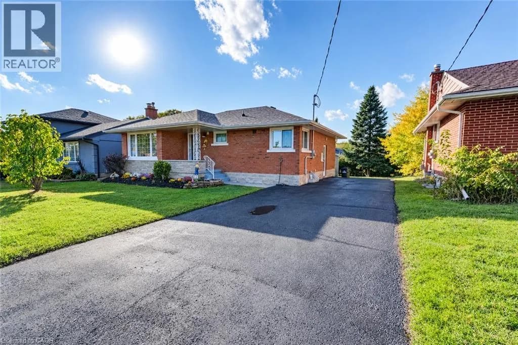 46 TRAYNOR Avenue — photo 3 of 46