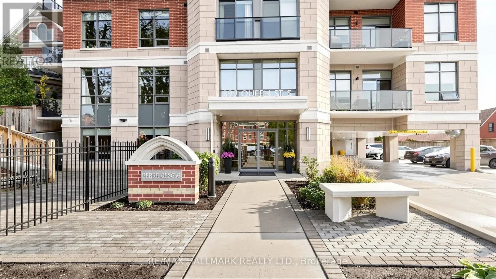414 - 399 QUEEN STREET S — photo 5 of 50
