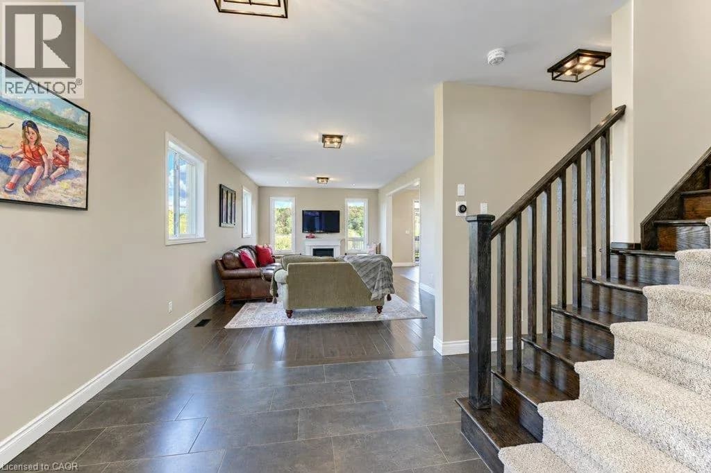 524 SUNDEW Drive — photo 5 of 48