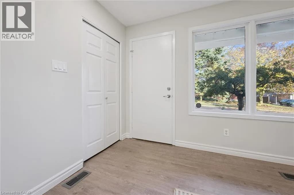 259 THORNCREST Drive — photo 5 of 42