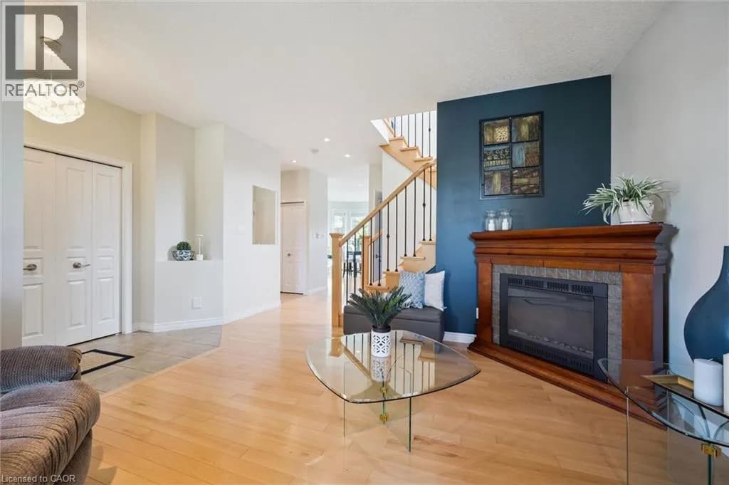 25 HUNSBERGER Drive — photo 4 of 29