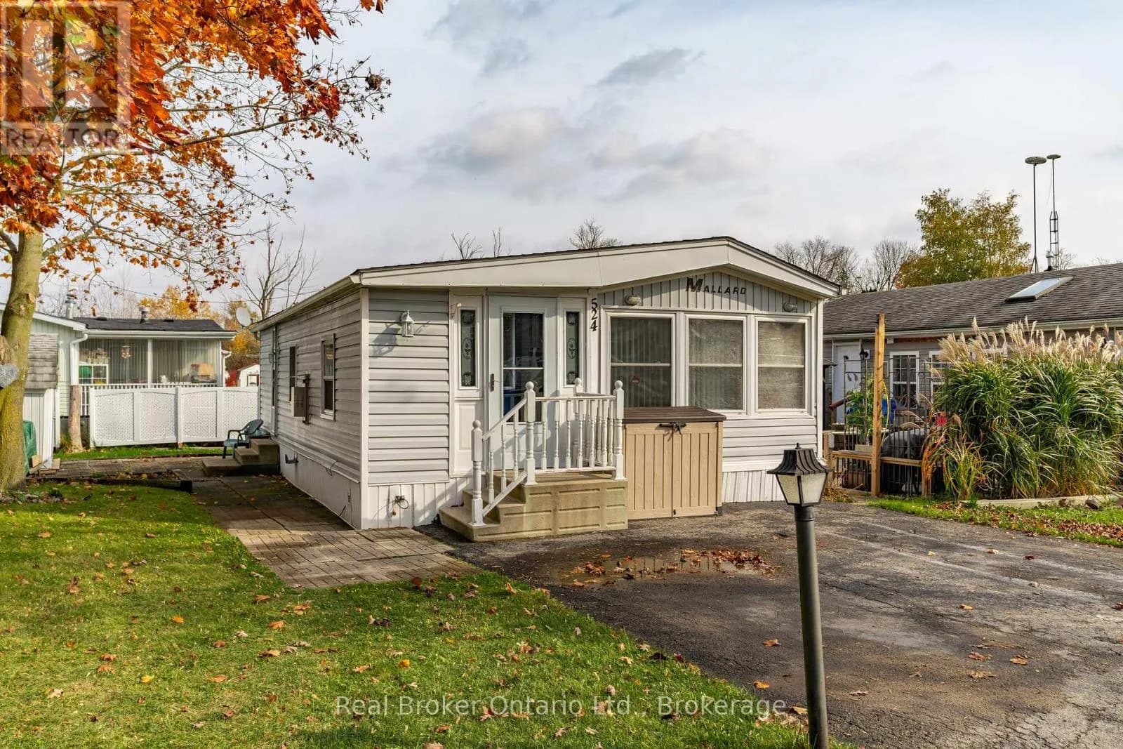 524 POPLAR PLACE — photo 1 of 39