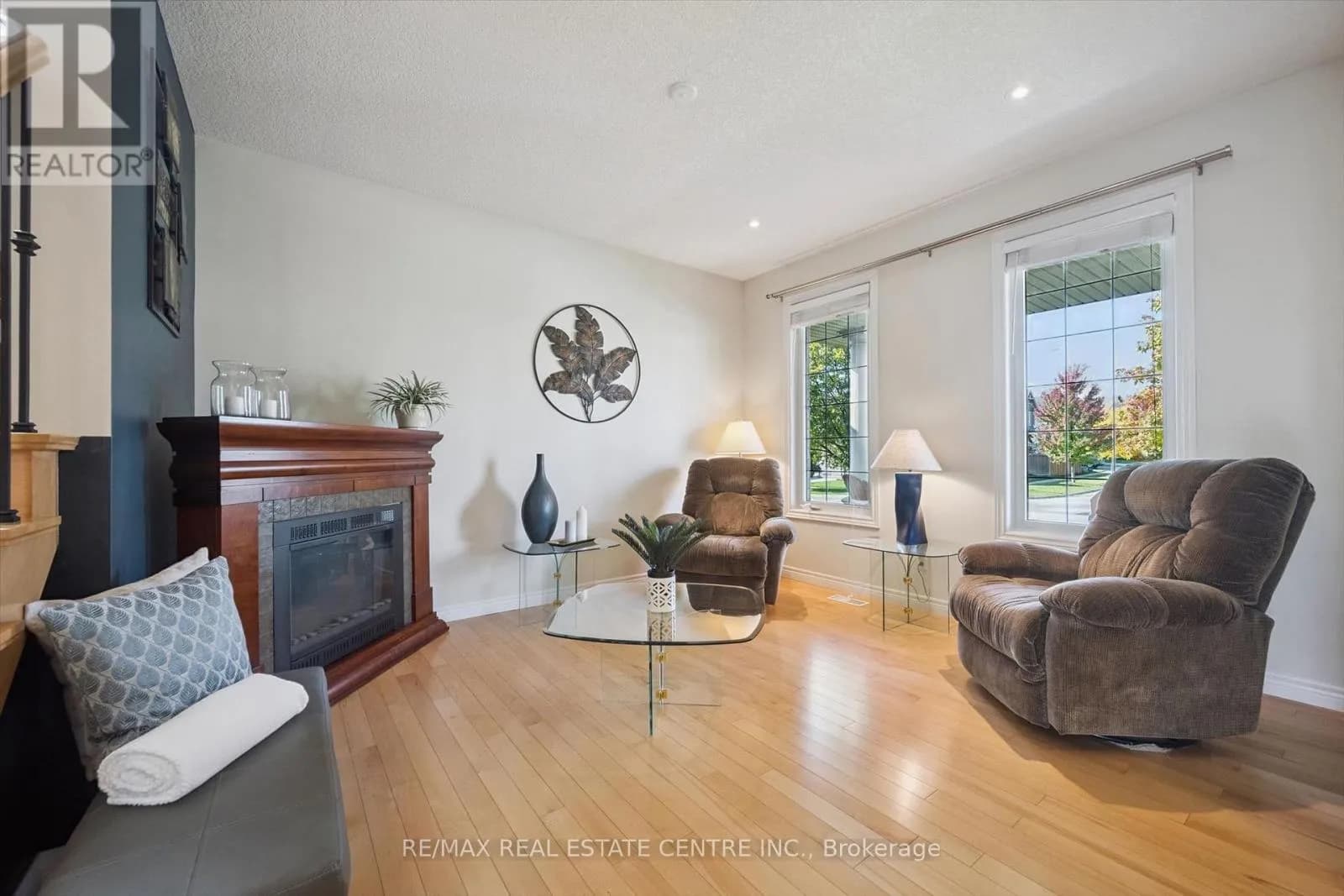 25 HUNSBERGER DRIVE — photo 3 of 29