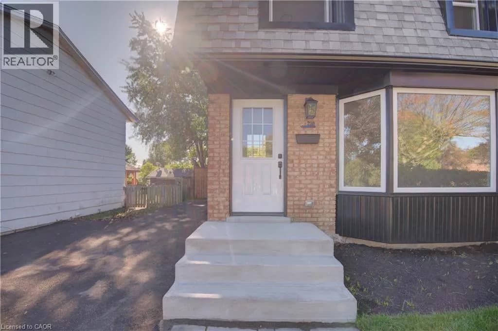 210 FERGUSON Avenue — photo 4 of 42