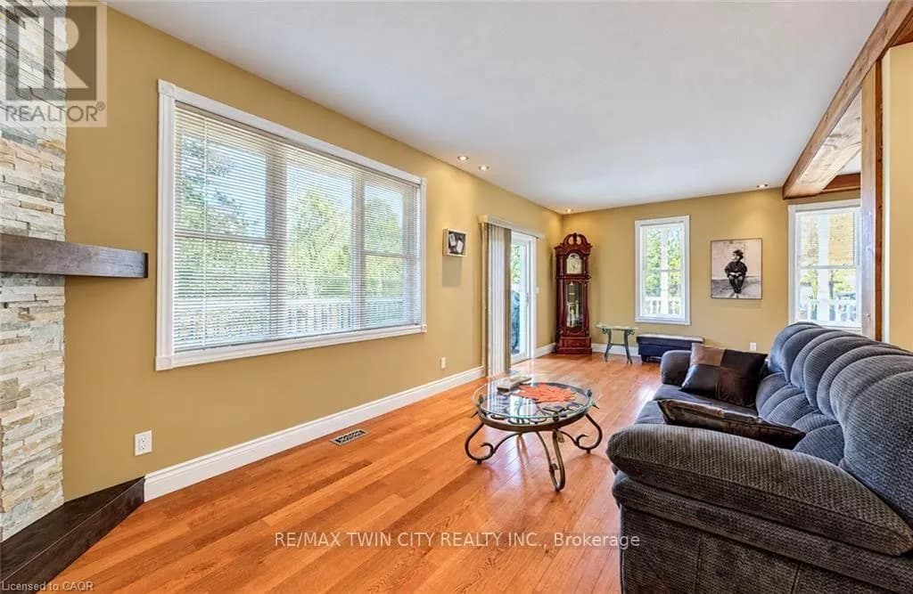 34 BRAUN STREET — photo 4 of 47