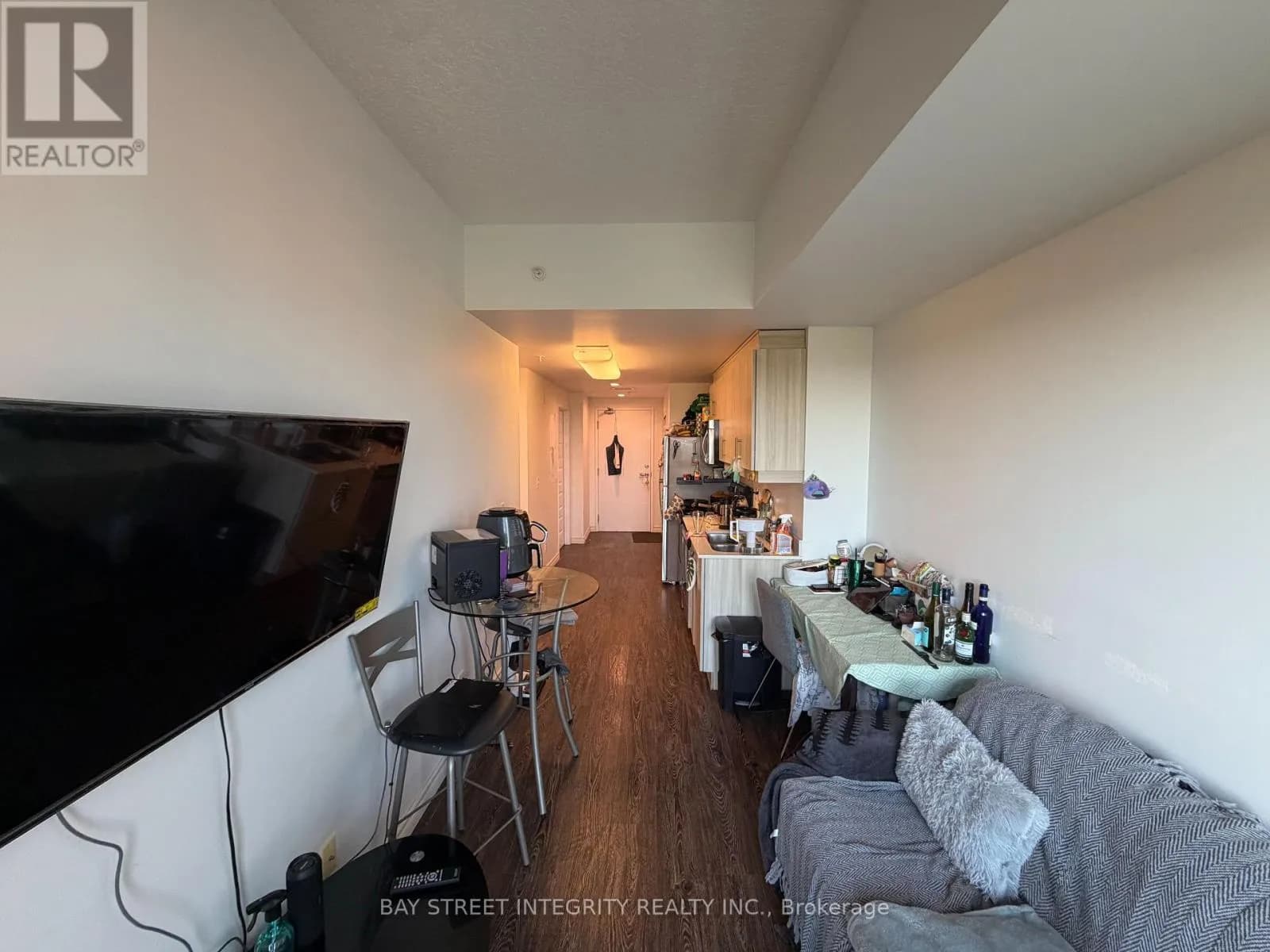 902 - 158 KING STREET — photo 3 of 13