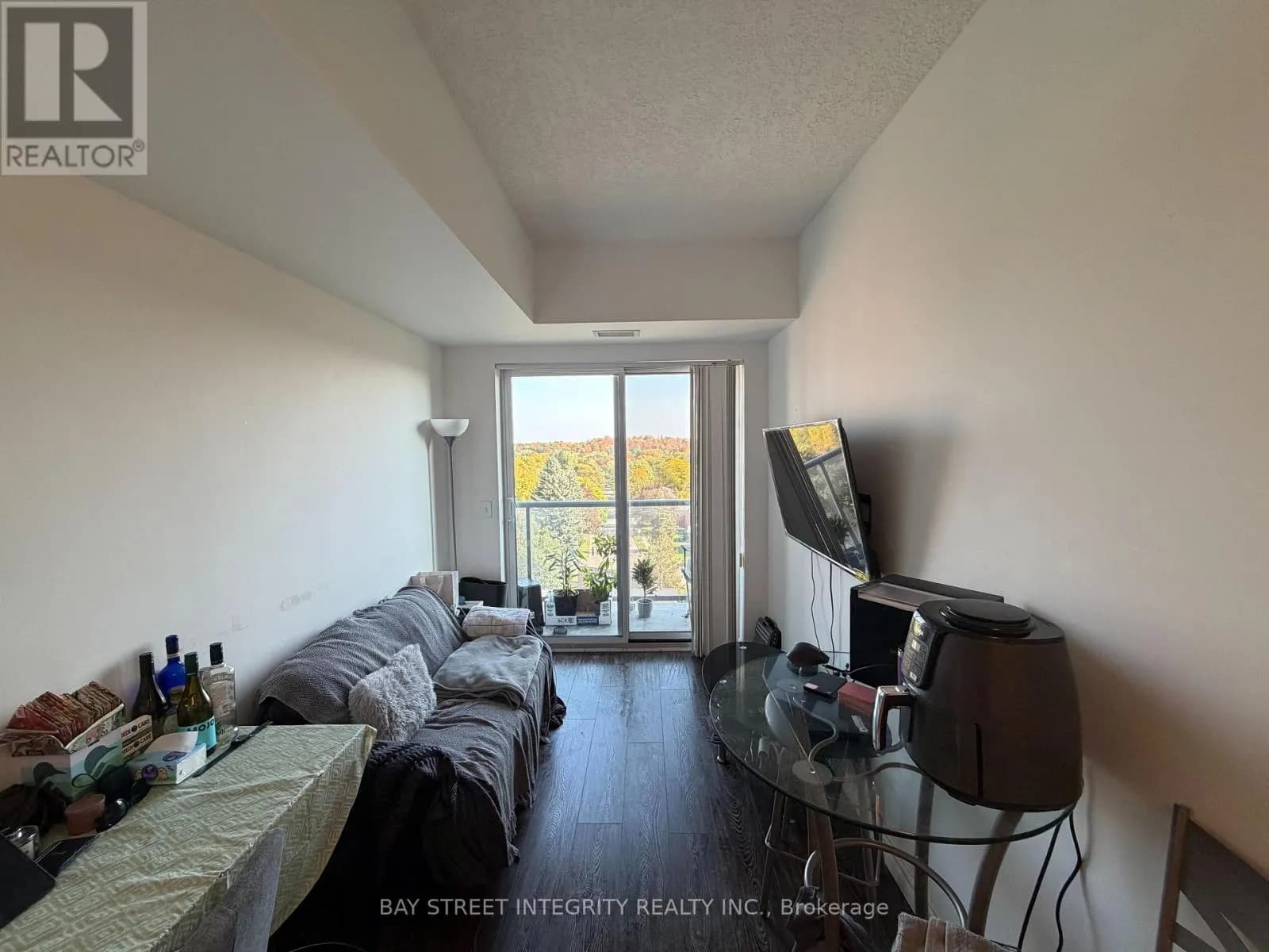902 - 158 KING STREET — photo 4 of 13