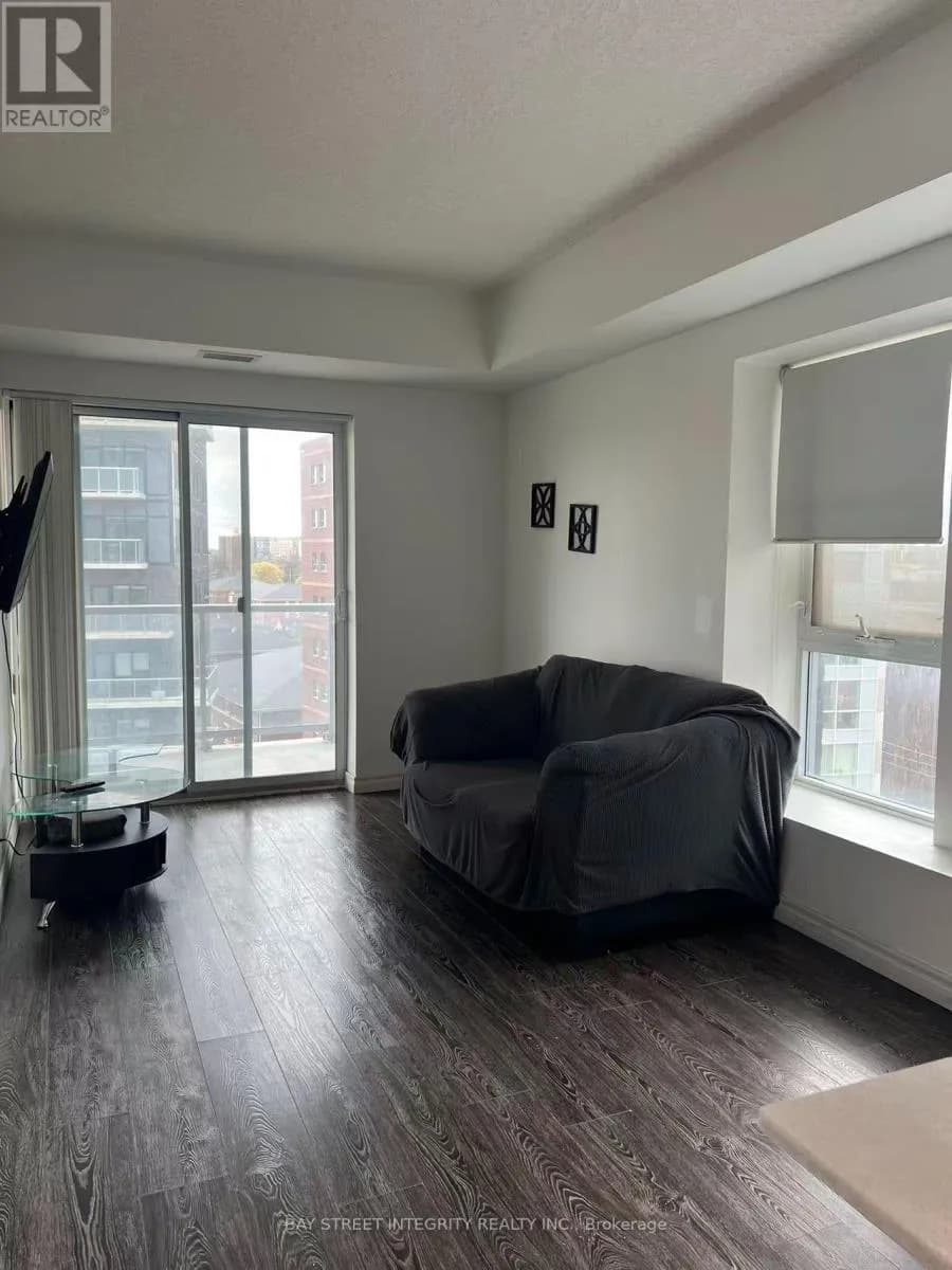 906 - 158 KING STREET — photo 3 of 7