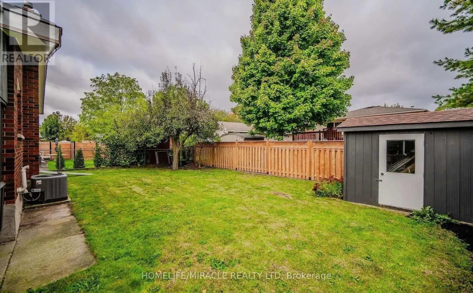 10 GREENWOOD AVENUE — photo 3 of 27