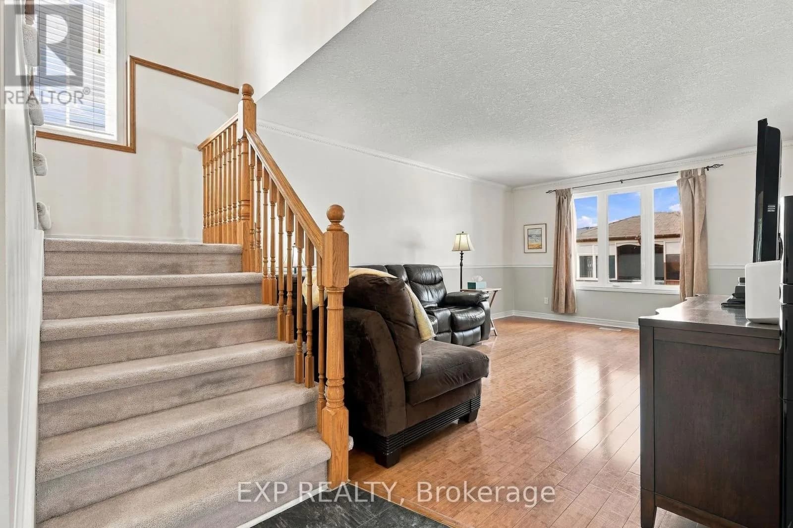 99 STIEFELMEYER CRESCENT — photo 5 of 50