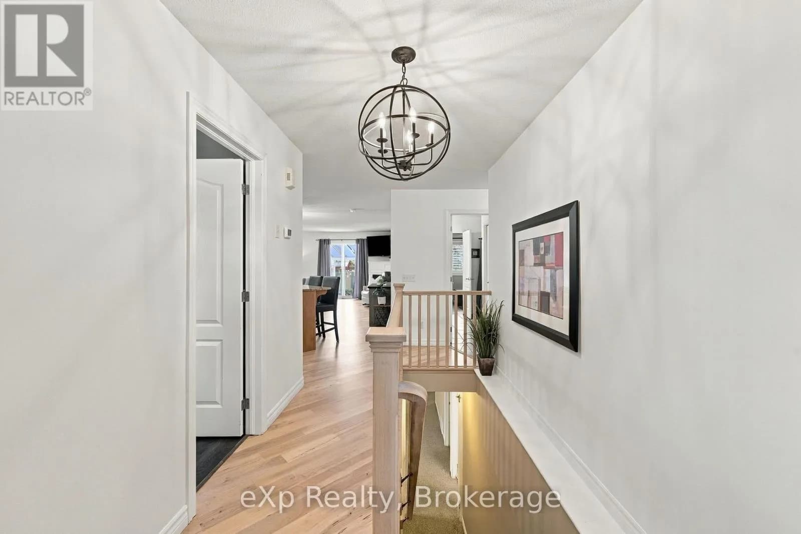 358 DUFFERIN STREET — photo 5 of 37