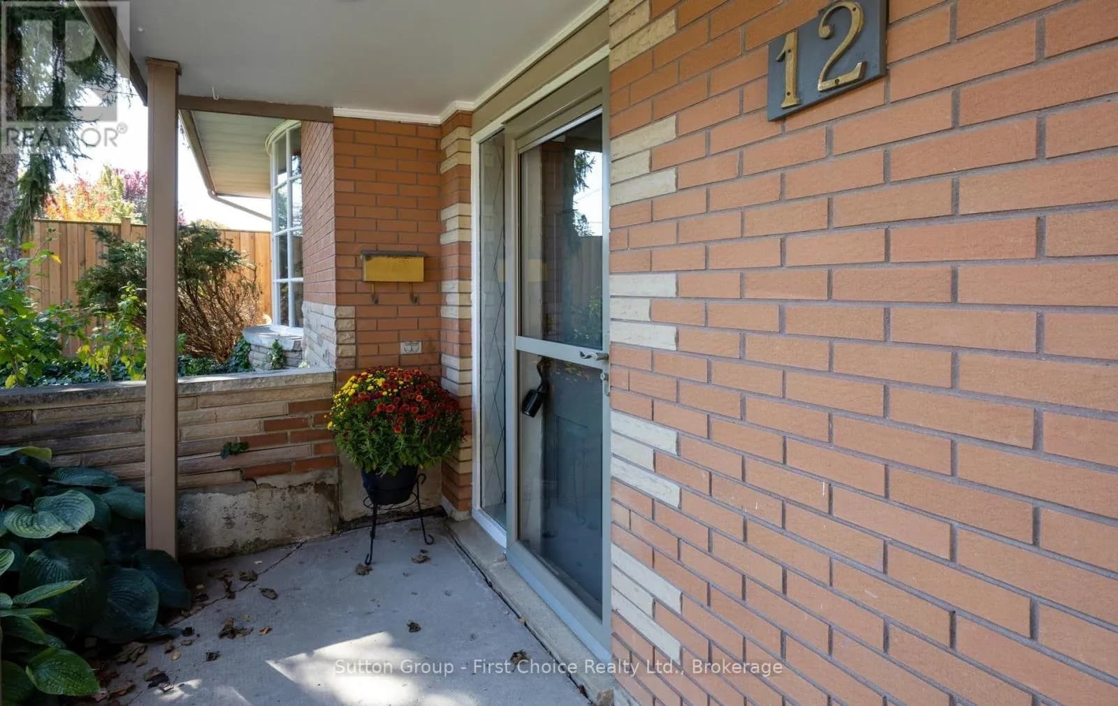 12 MCCULLOCH STREET — photo 4 of 50