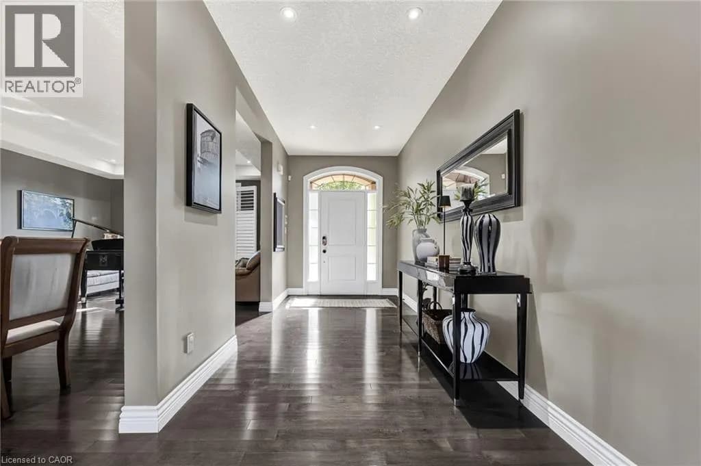 315 RIDEAU RIVER Place — photo 3 of 38