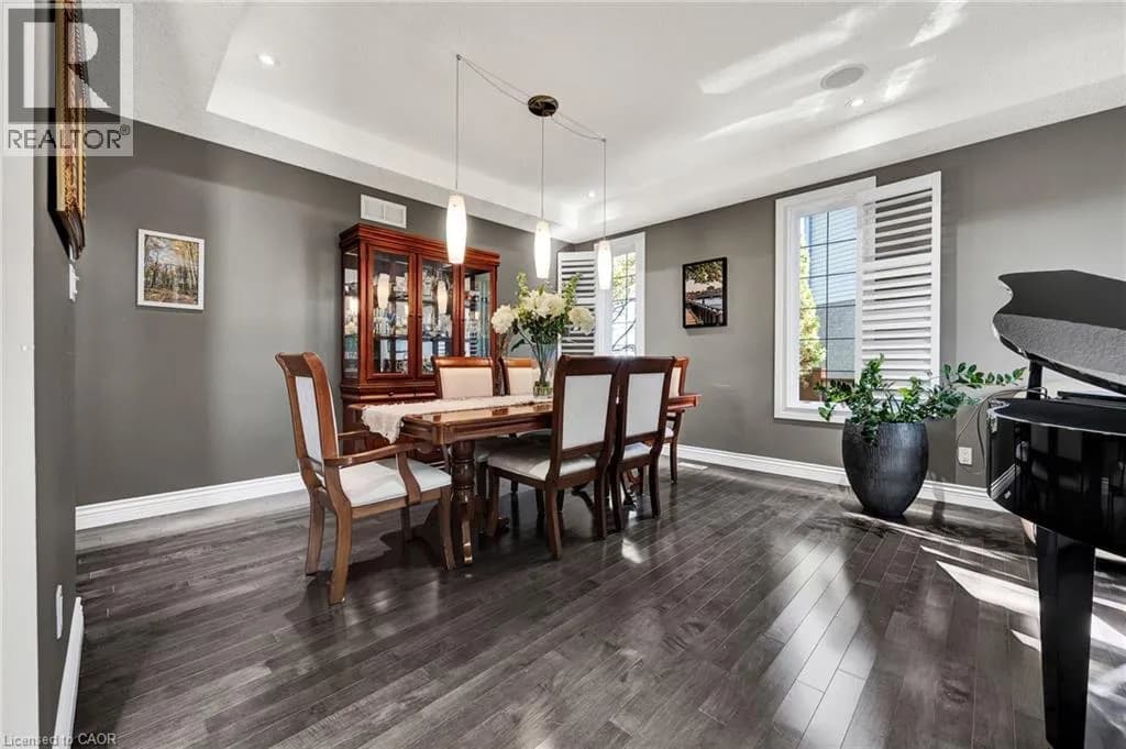 315 RIDEAU RIVER Place — photo 5 of 38