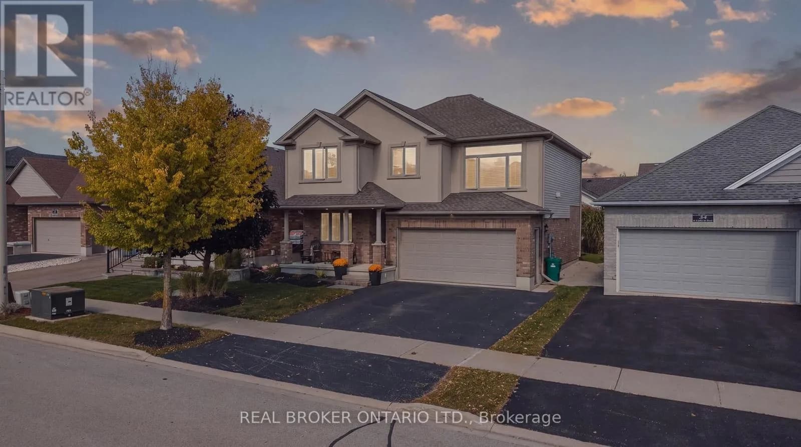 38 ROBERTA STREET — photo 2 of 47