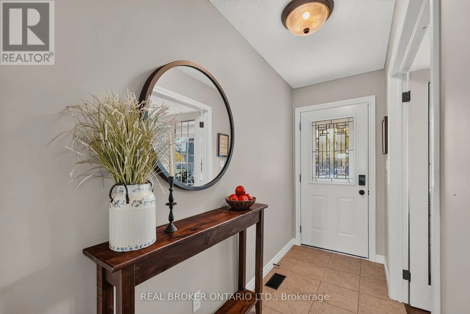 38 ROBERTA STREET — photo 3 of 47