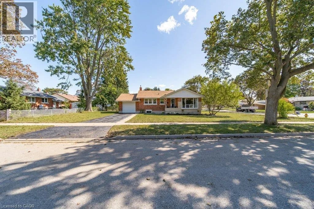 18 MAYWOOD Road — photo 4 of 45