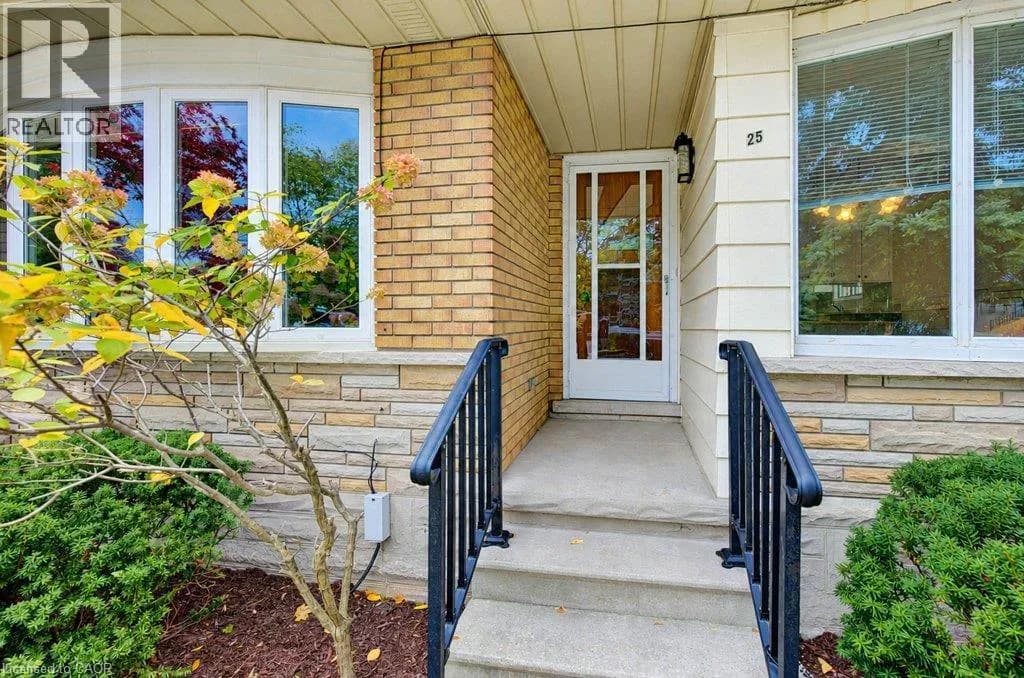 25 APPLEWOOD Avenue — photo 3 of 49