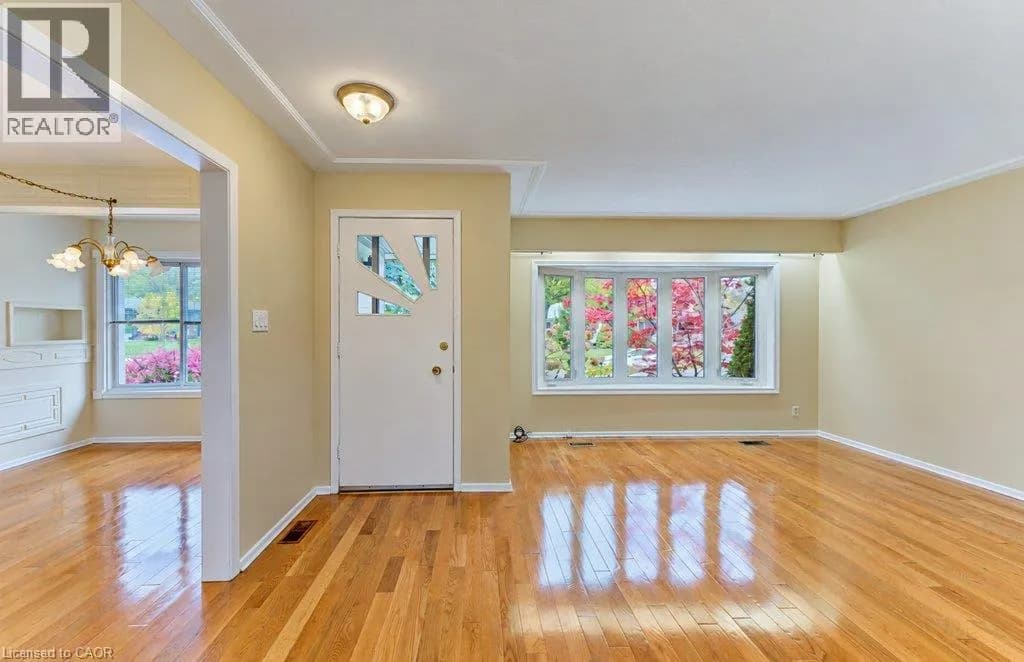 25 APPLEWOOD Avenue — photo 4 of 49