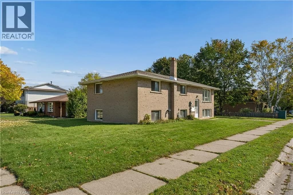 530 GLEN FORREST Boulevard — photo 4 of 27