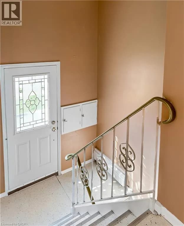 530 GLEN FORREST Boulevard — photo 5 of 27