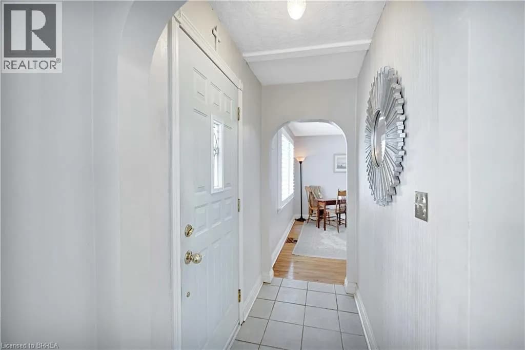 177 ST GEORGE Street — photo 5 of 46
