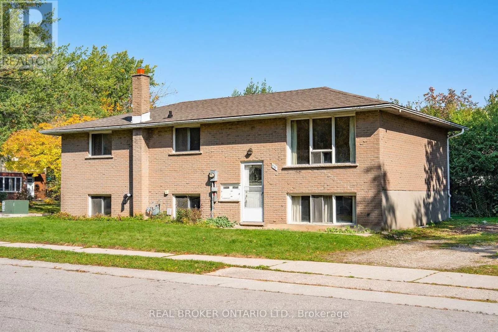 530 GLEN FORREST BOULEVARD — photo 1 of 27
