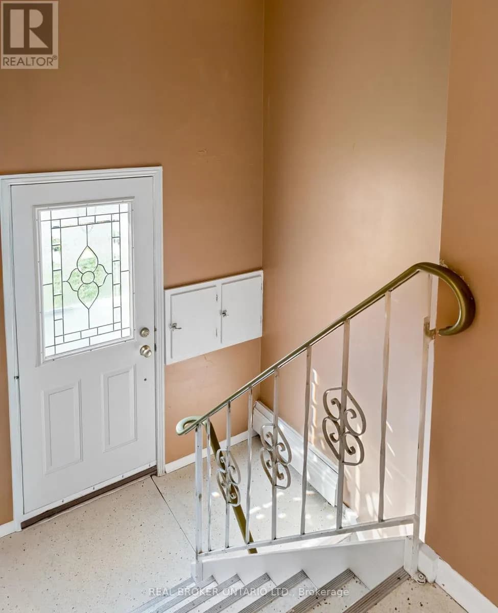 530 GLEN FORREST BOULEVARD — photo 5 of 27