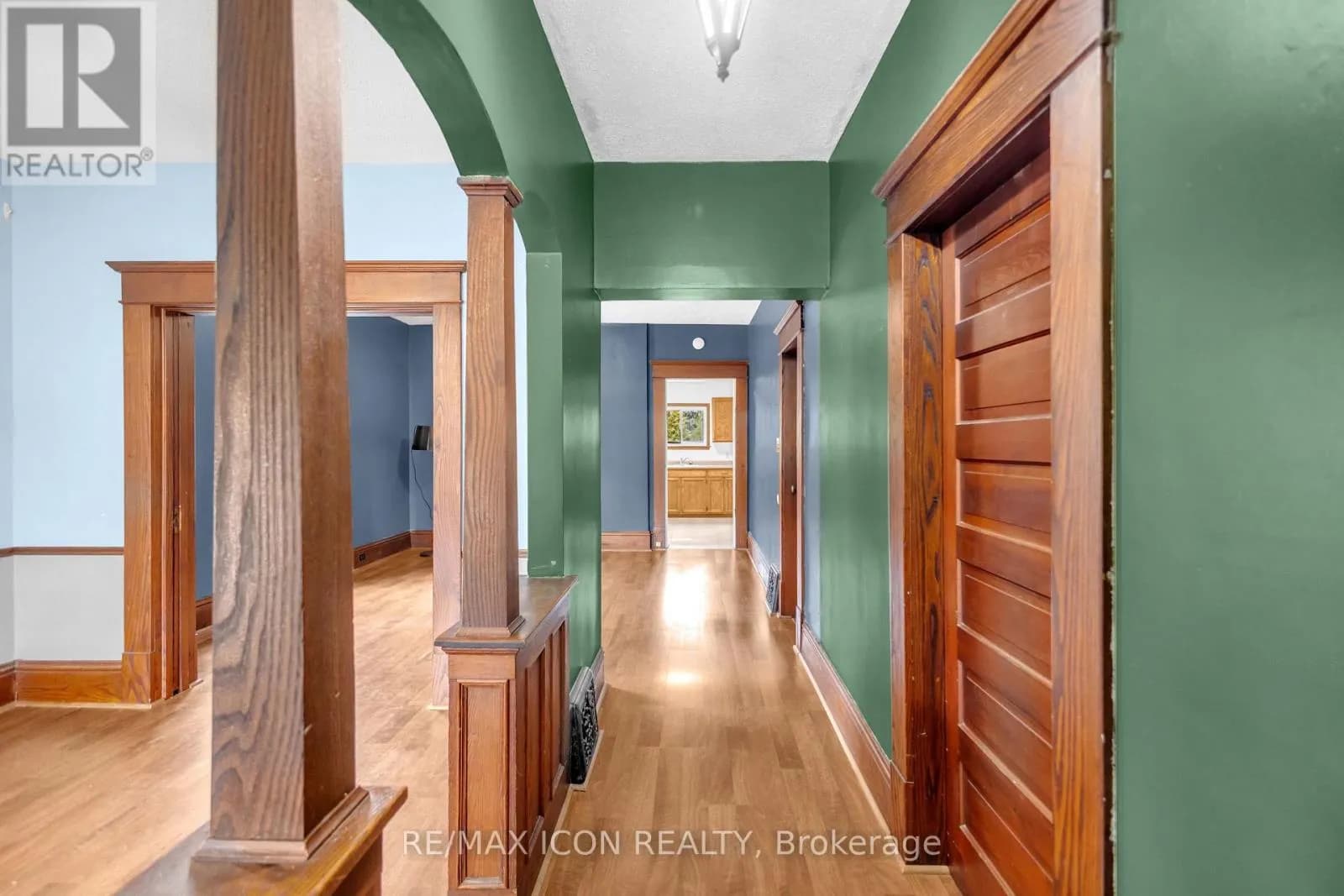 49 MINTERN AVENUE — photo 4 of 37