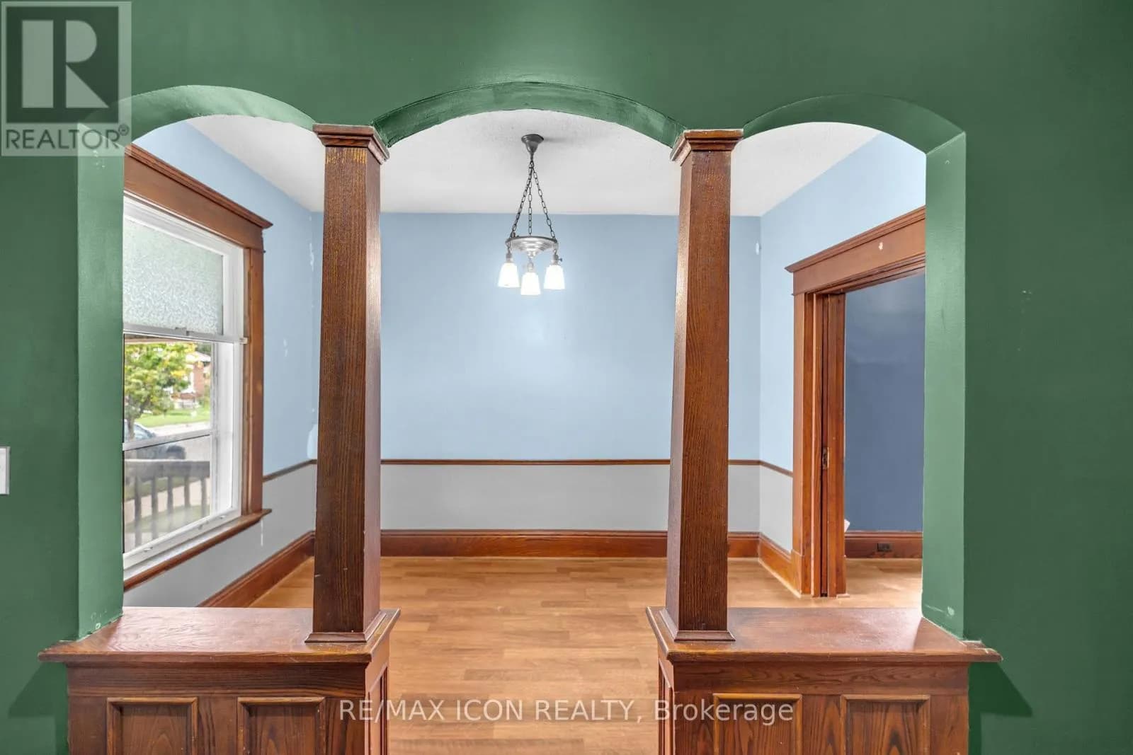 49 MINTERN AVENUE — photo 5 of 37