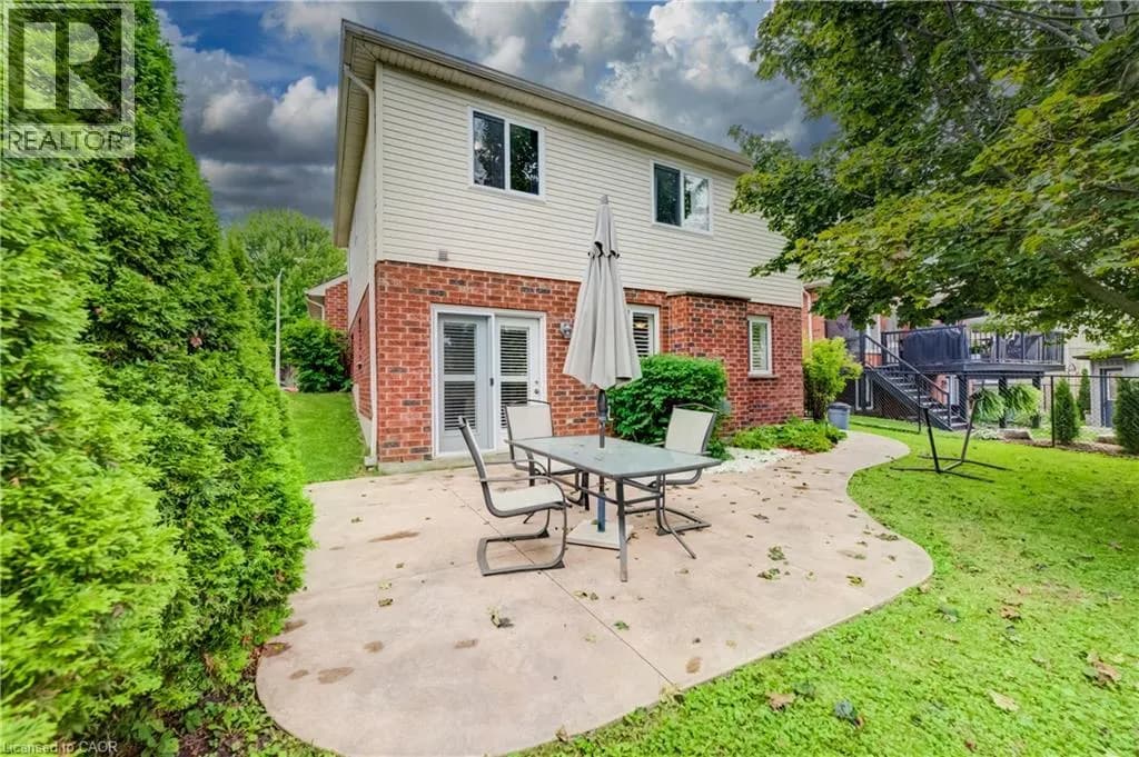 245 FERN Crescent — photo 4 of 50