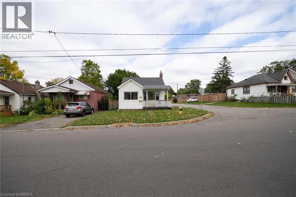 364 WELLINGTON Street — photo 2 of 27