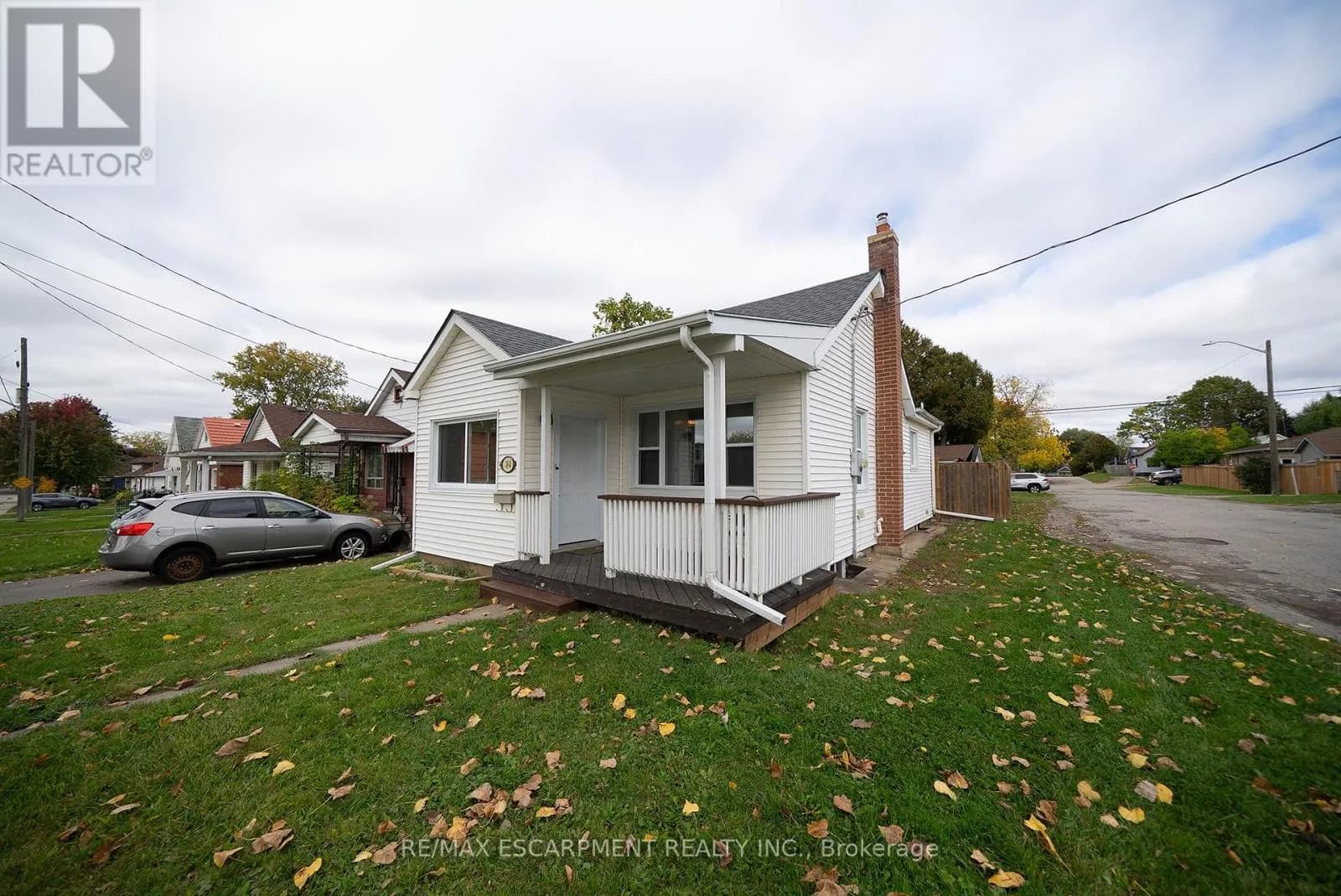 364 WELLINGTON STREET — photo 3 of 35