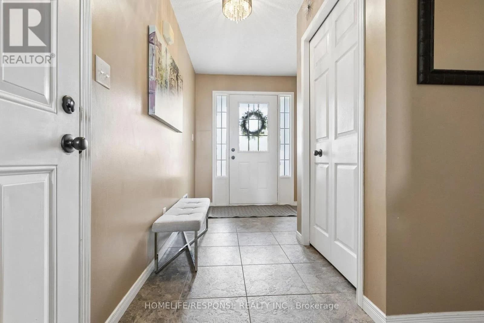 222 SOPHIA CRESCENT — photo 5 of 41