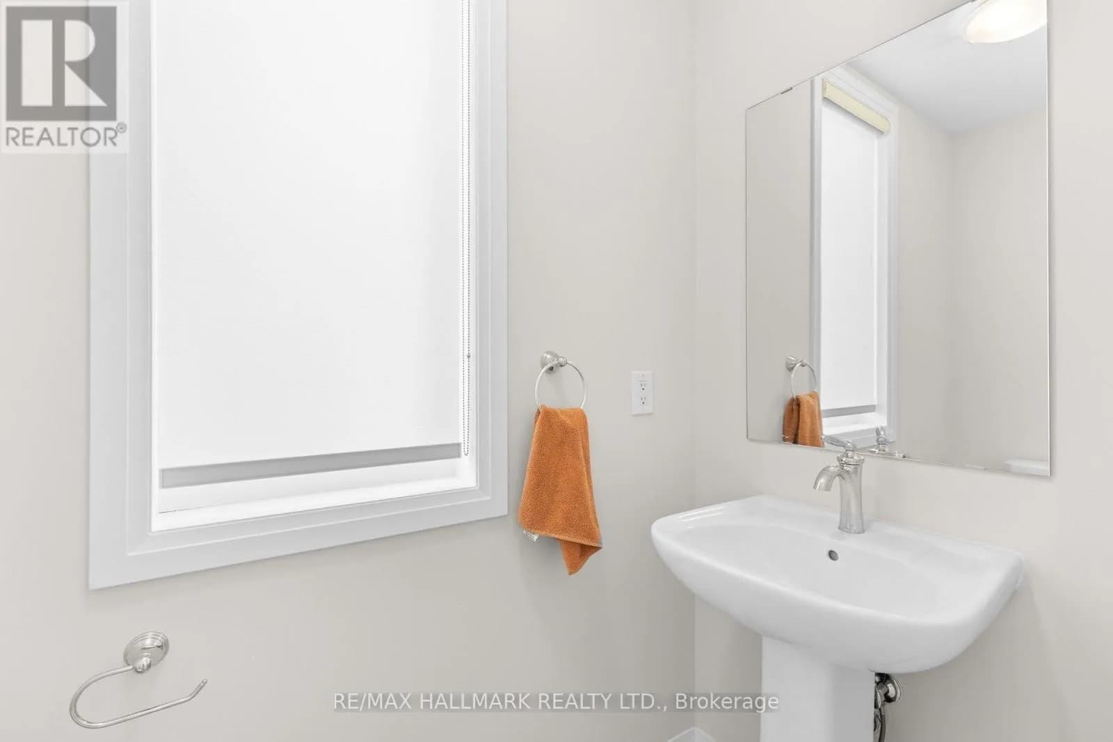 16 CROSSMORE CRESCENT — photo 5 of 30