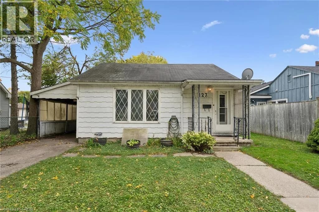 127 SPADINA Road E — photo 1 of 27