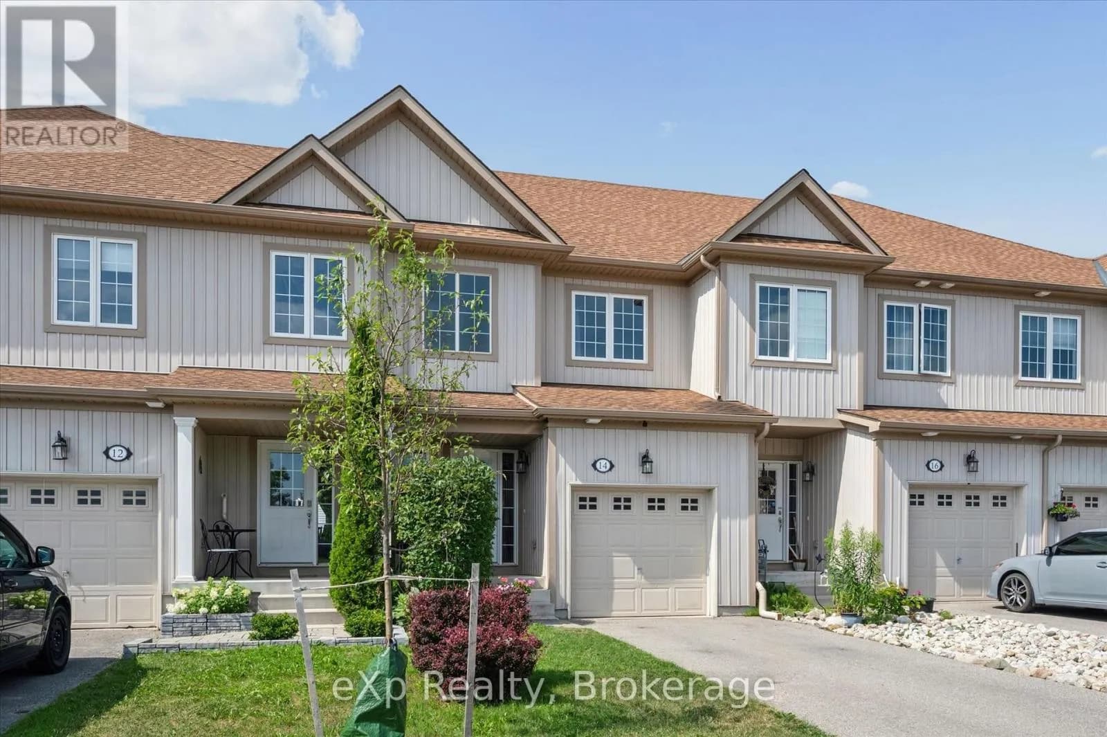 14 SADLER STREET — photo 3 of 38
