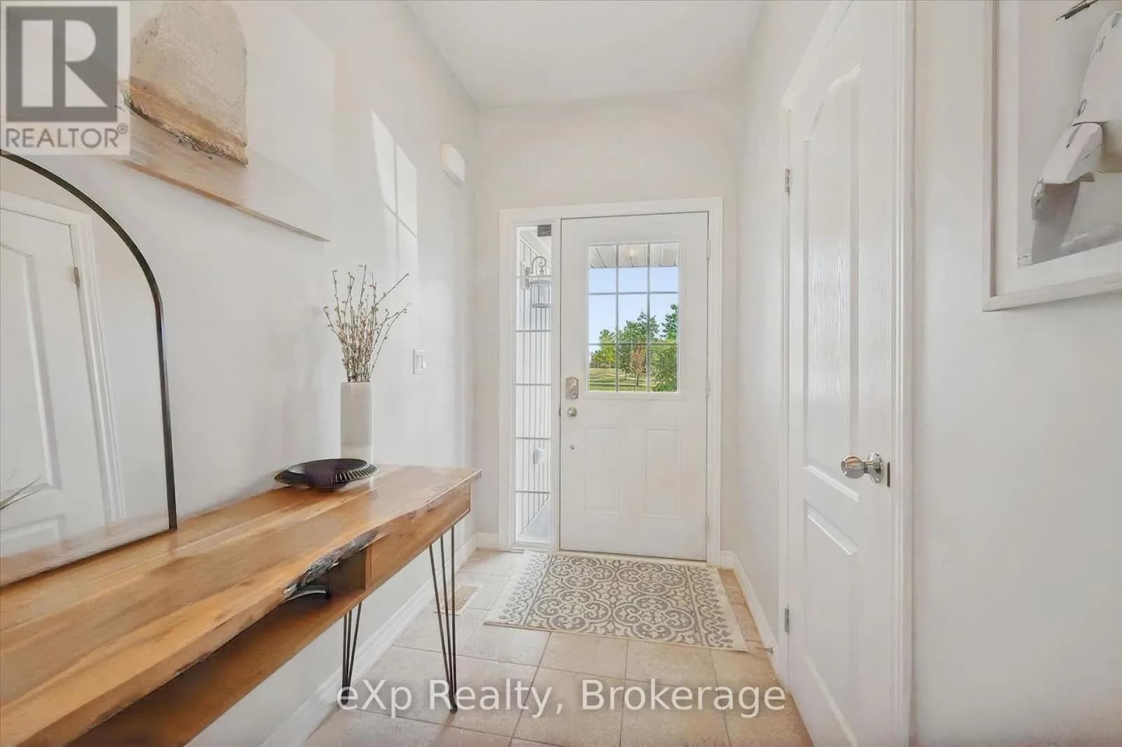 14 SADLER STREET — photo 5 of 38