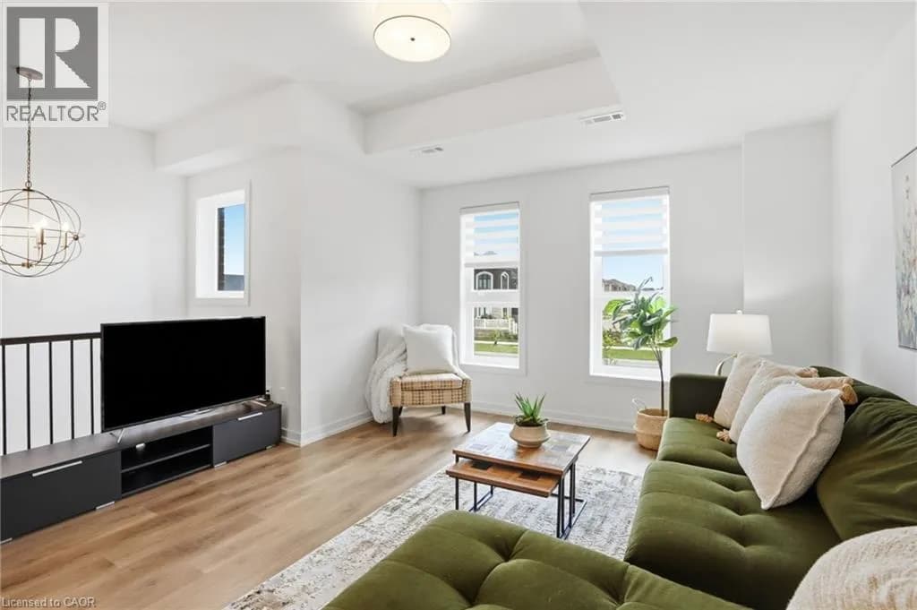 245 BURKE Street — photo 5 of 32