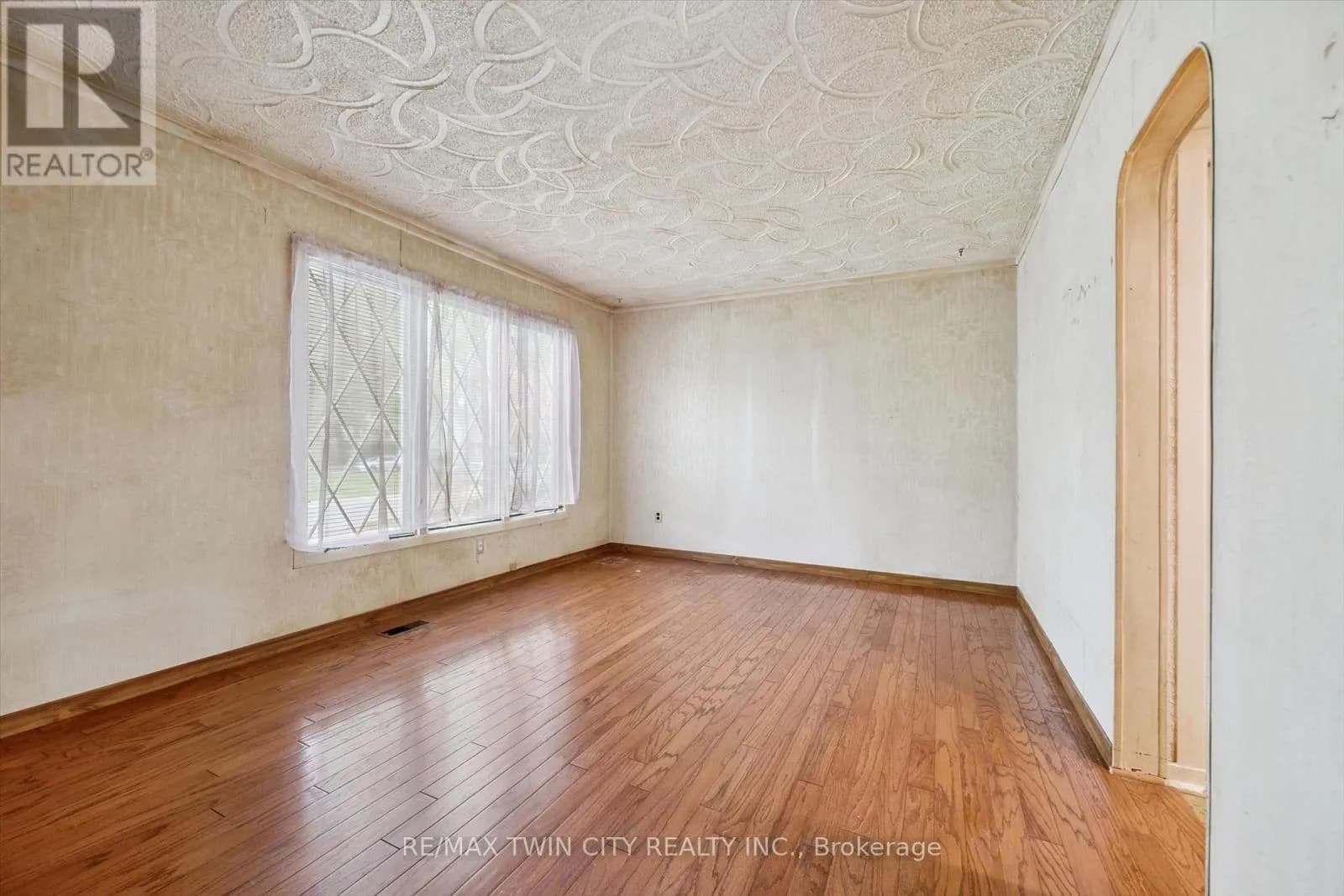 127 SPADINA ROAD E — photo 5 of 28