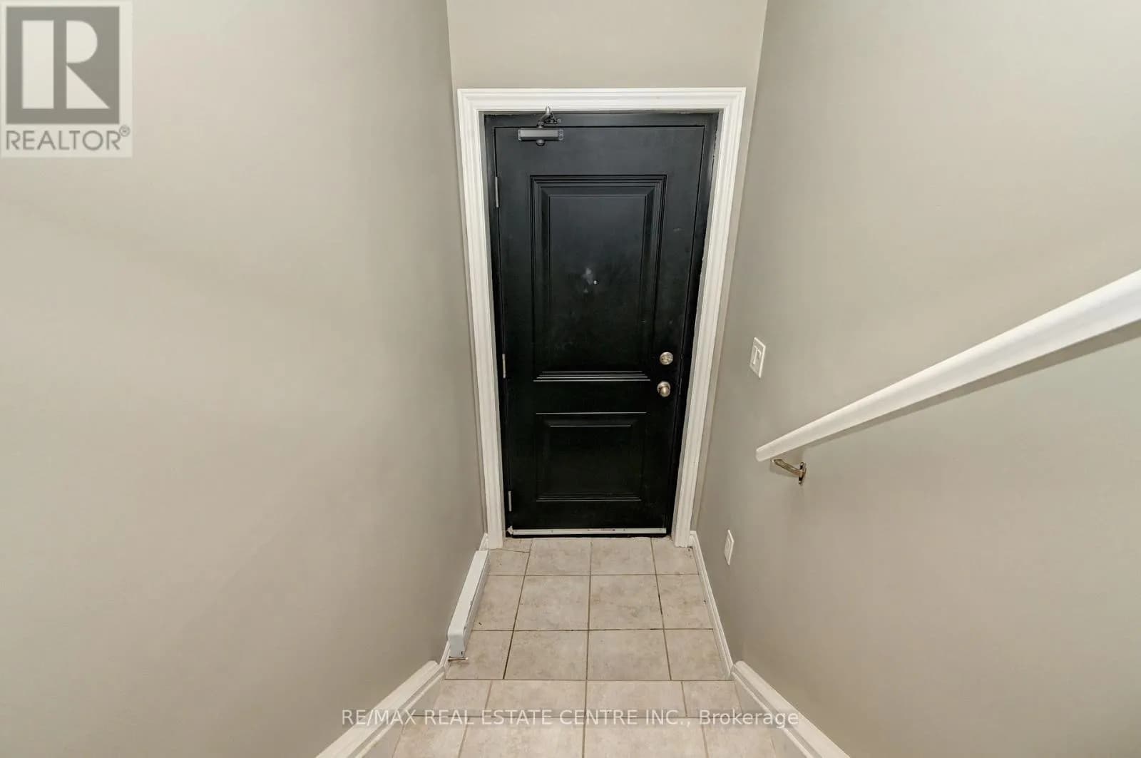 102 WHEAT LANE — photo 4 of 49
