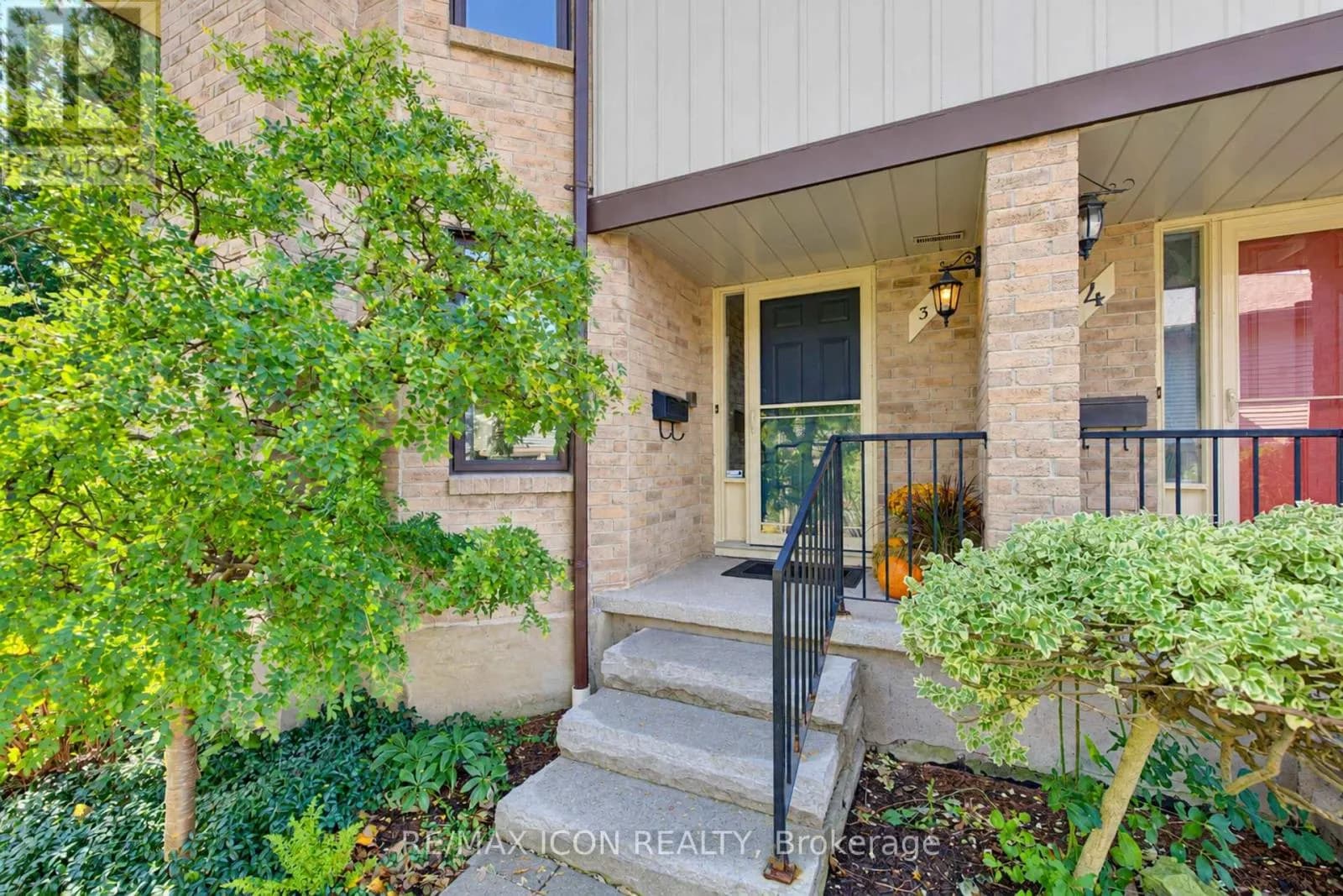 3 - 406 CRAIGLEITH DRIVE — photo 1 of 48