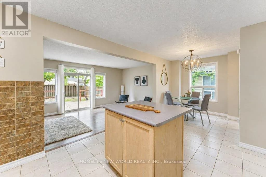 561 DANSBURY DRIVE — photo 4 of 23