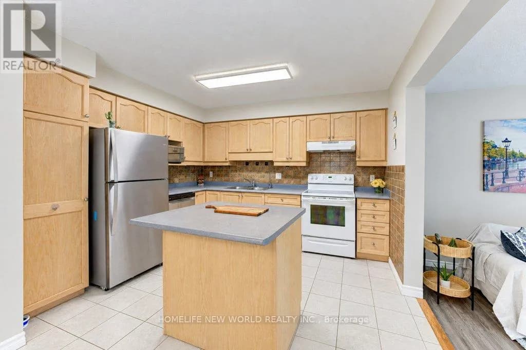 561 DANSBURY DRIVE — photo 5 of 23